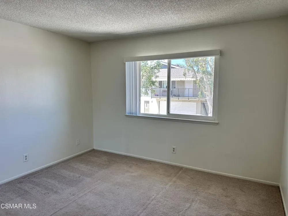 1669 Calle Zafiro Newbury Park, CA 91320