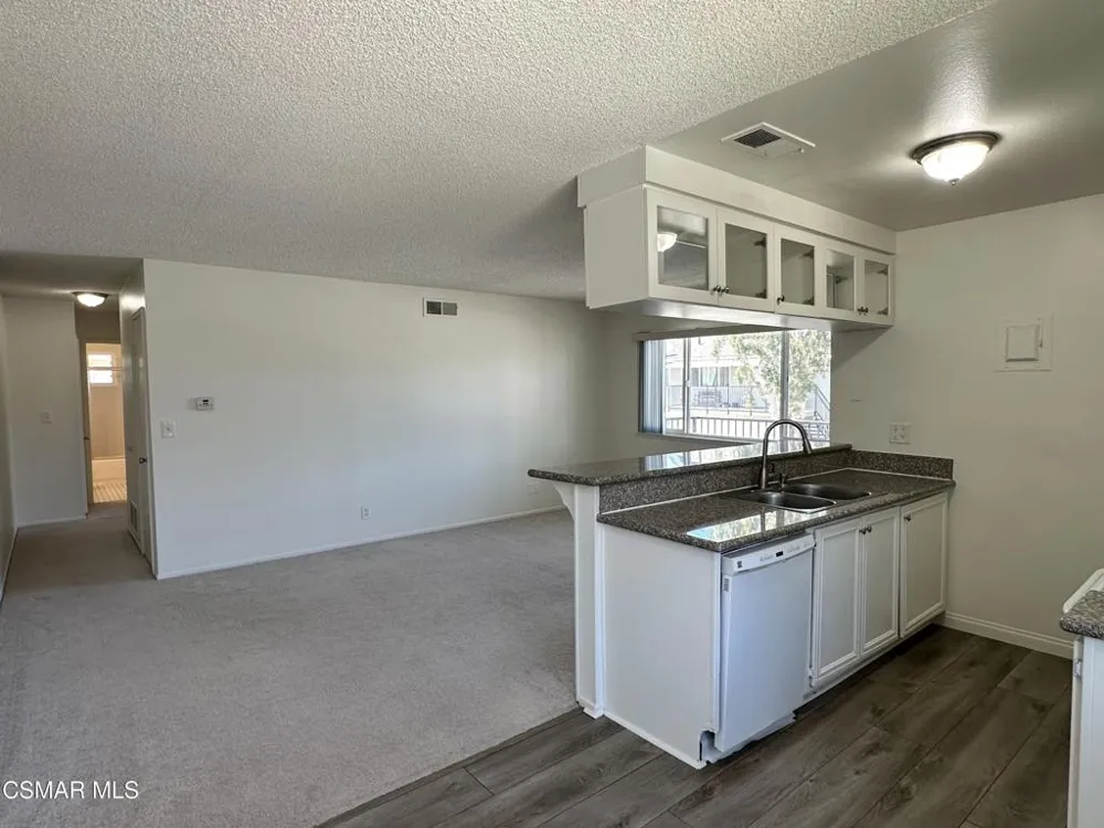 1669 Calle Zafiro Newbury Park, CA 91320