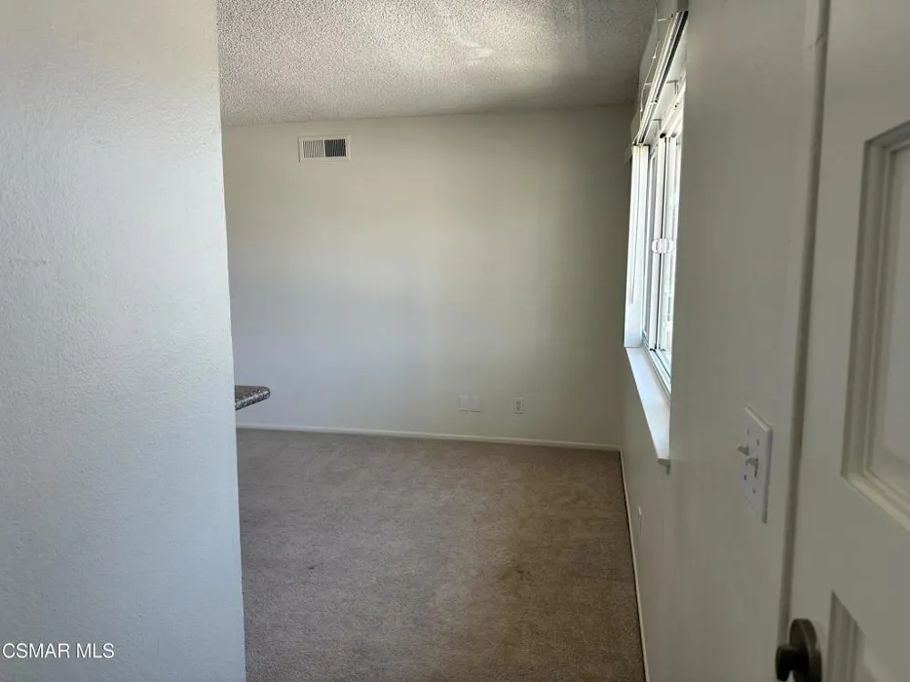 1669 Calle Zafiro Newbury Park, CA 91320