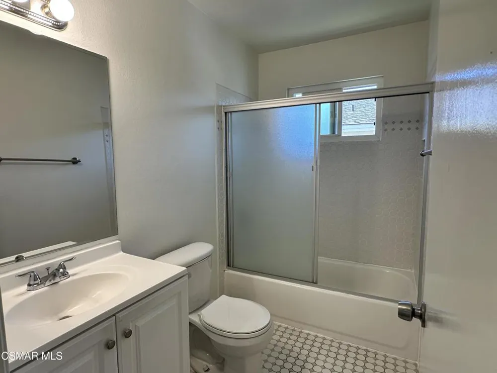 1669 Calle Zafiro Newbury Park, CA 91320
