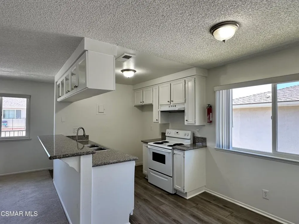 1669 Calle Zafiro Newbury Park, CA 91320