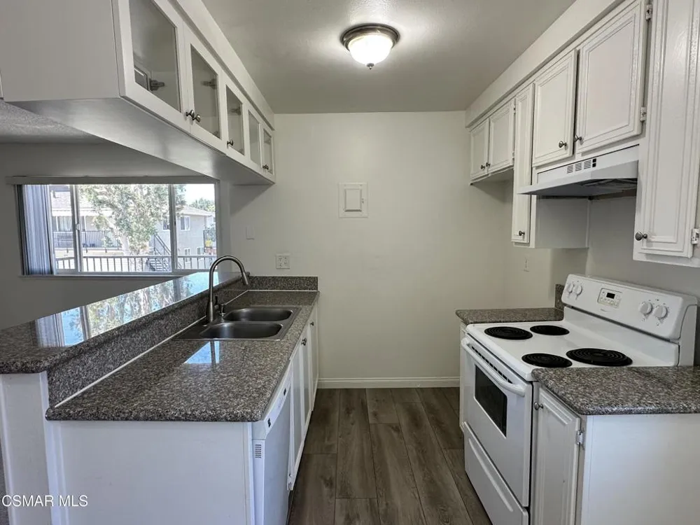 1669 Calle Zafiro Newbury Park, CA 91320