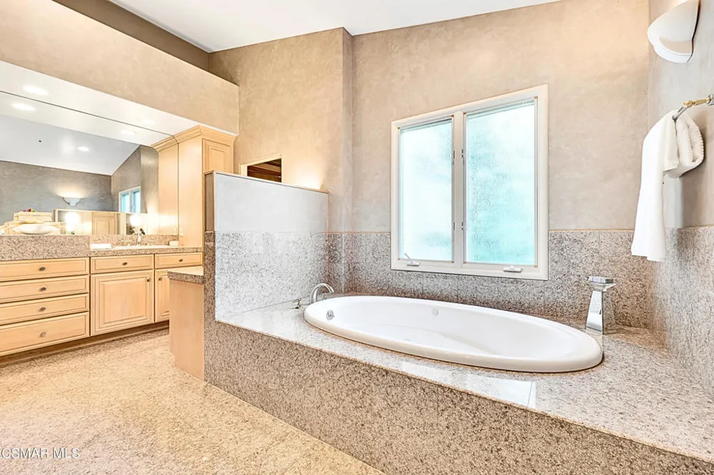 1687 Castlebridge Court Westlake Village, CA 91362