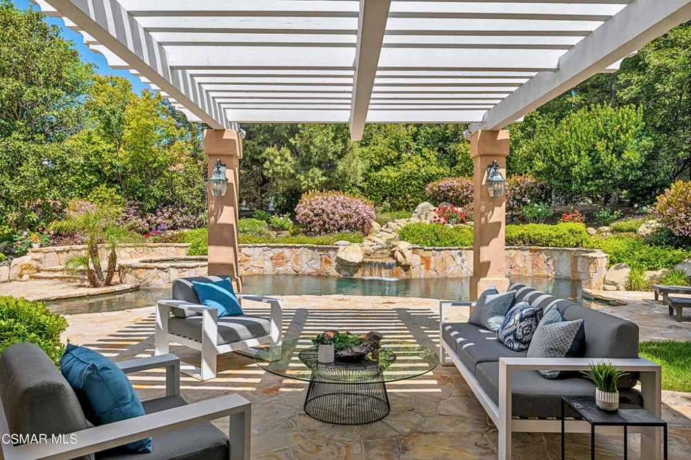 1687 Castlebridge Court Westlake Village, CA 91362