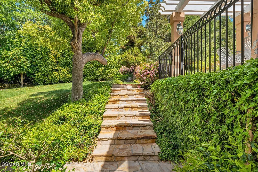 1687 Castlebridge Court Westlake Village, CA 91362