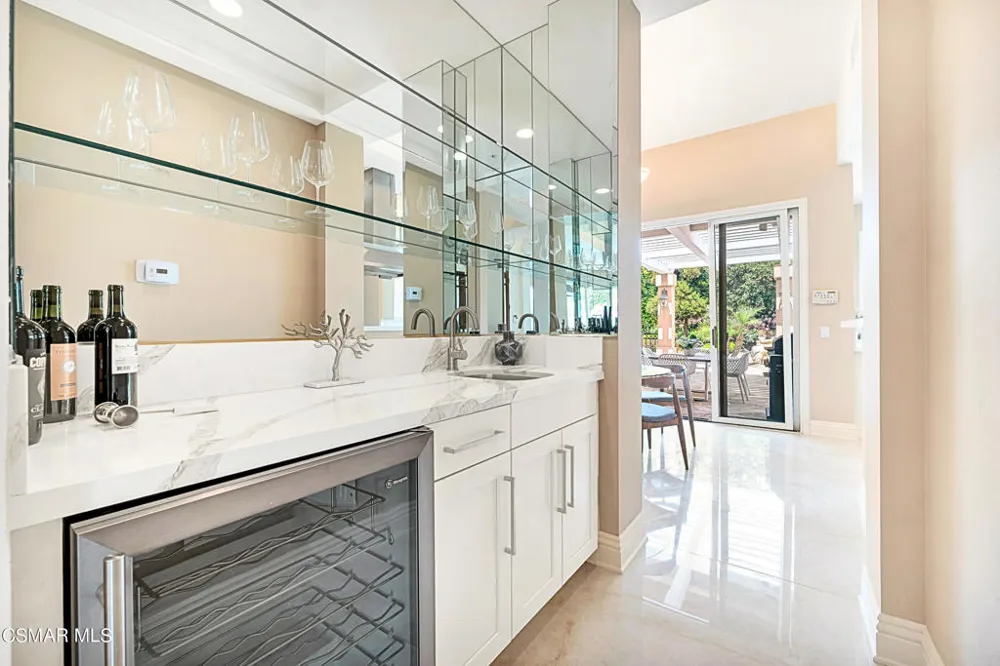 1687 Castlebridge Court Westlake Village, CA 91362
