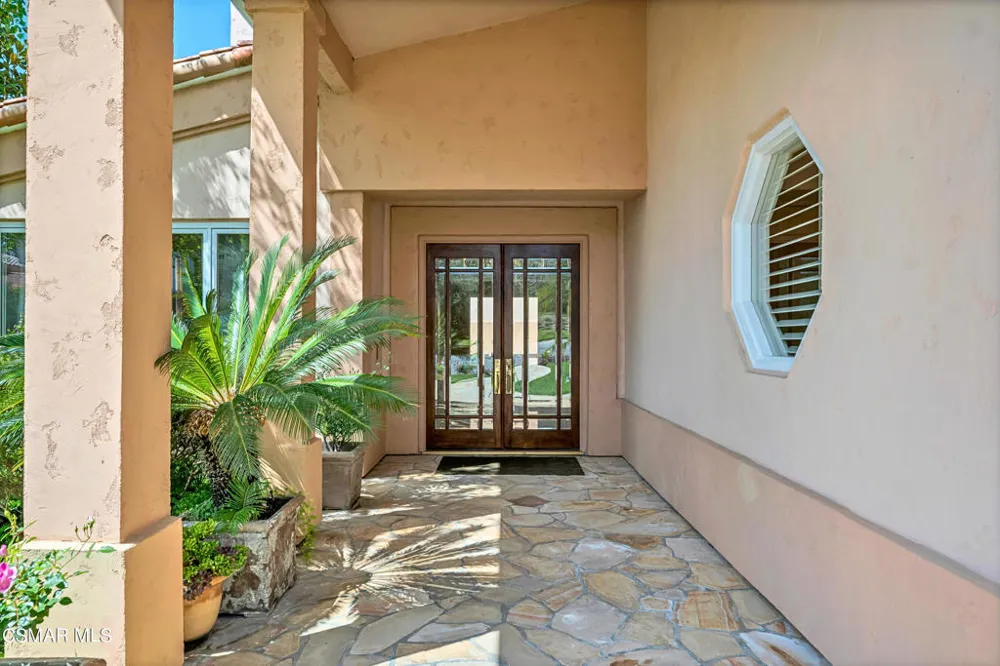 1687 Castlebridge Court Westlake Village, CA 91362