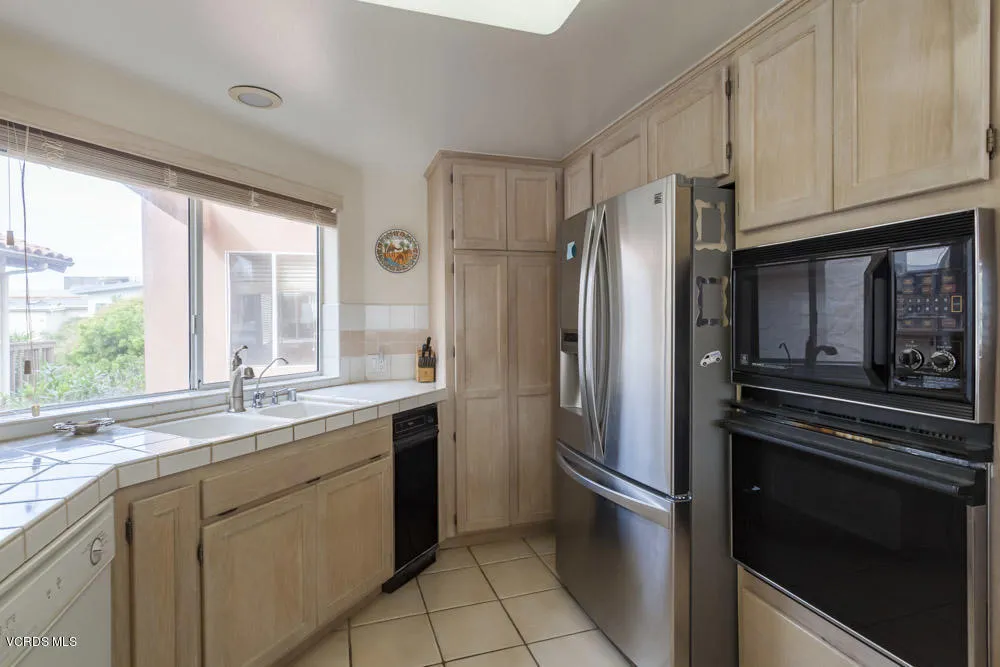 1201 Cornwall Lane Ventura, CA 93001