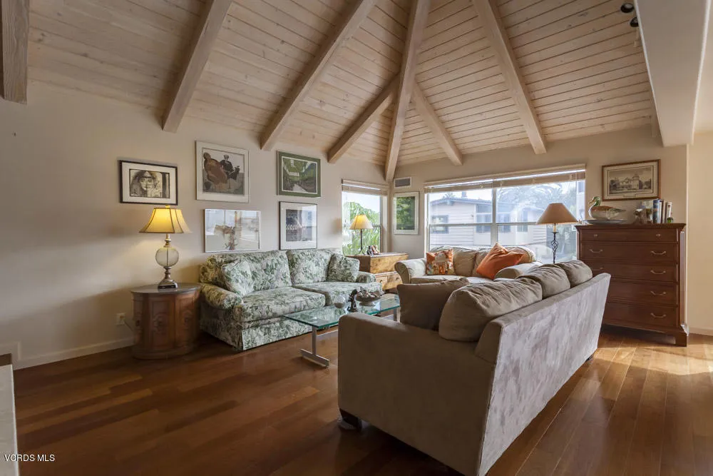 1201 Cornwall Lane Ventura, CA 93001