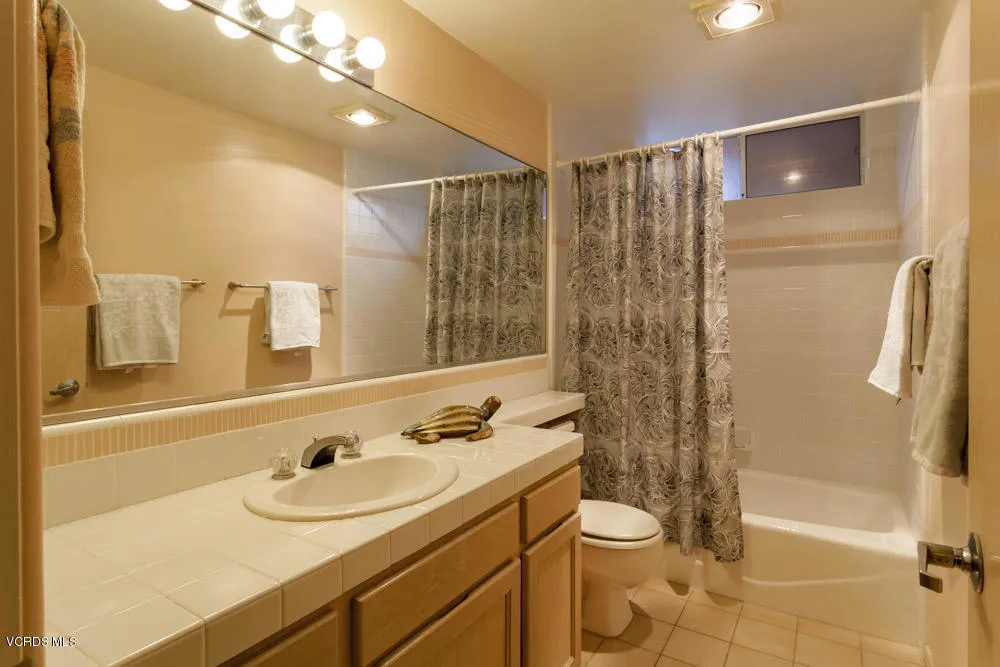 1201 Cornwall Lane Ventura, CA 93001