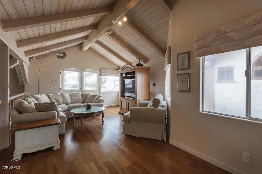 1201 Cornwall Lane Ventura, CA 93001