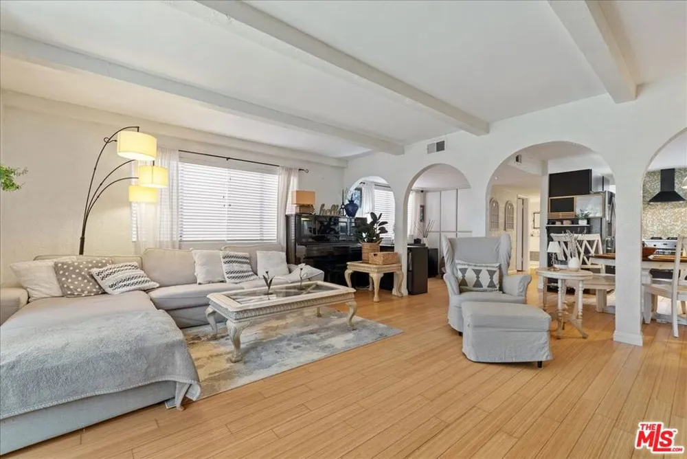 954 W 6th Street San Pedro, CA 90731