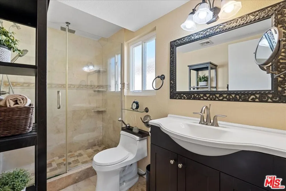 954 W 6th Street San Pedro, CA 90731
