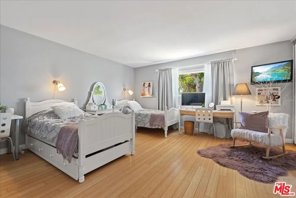 954 W 6th Street San Pedro, CA 90731