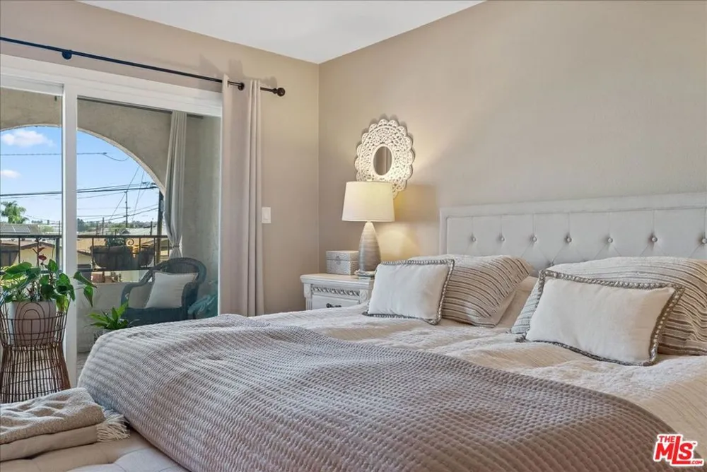 954 W 6th Street San Pedro, CA 90731