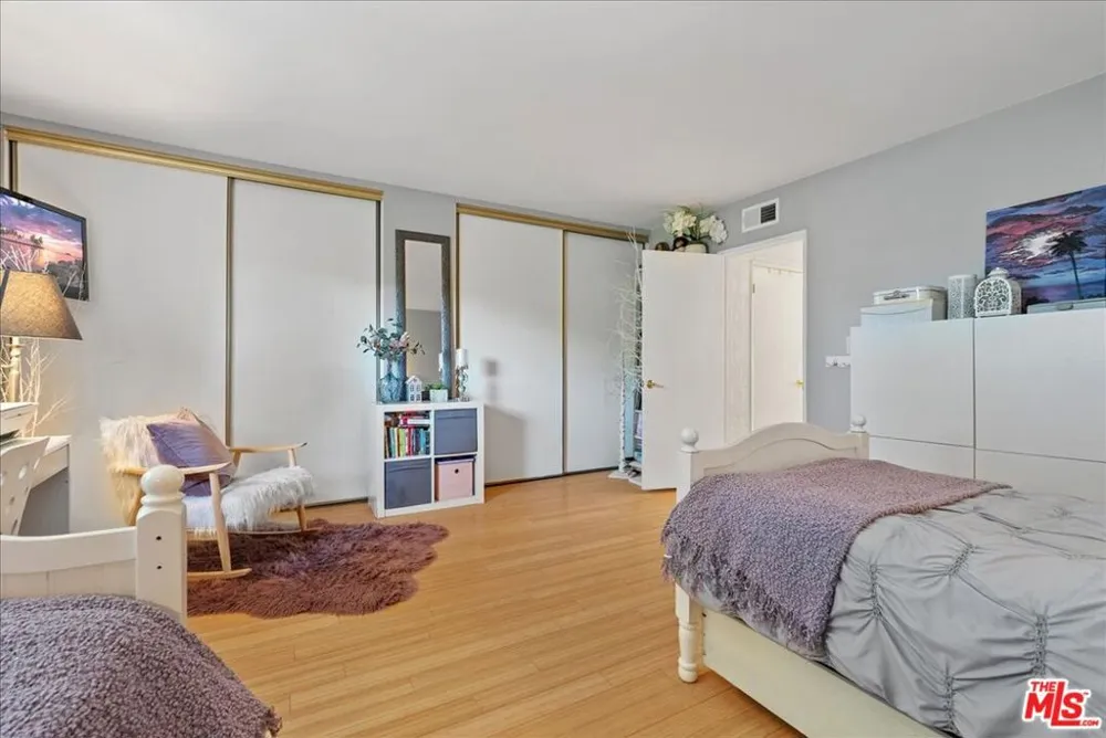 954 W 6th Street San Pedro, CA 90731