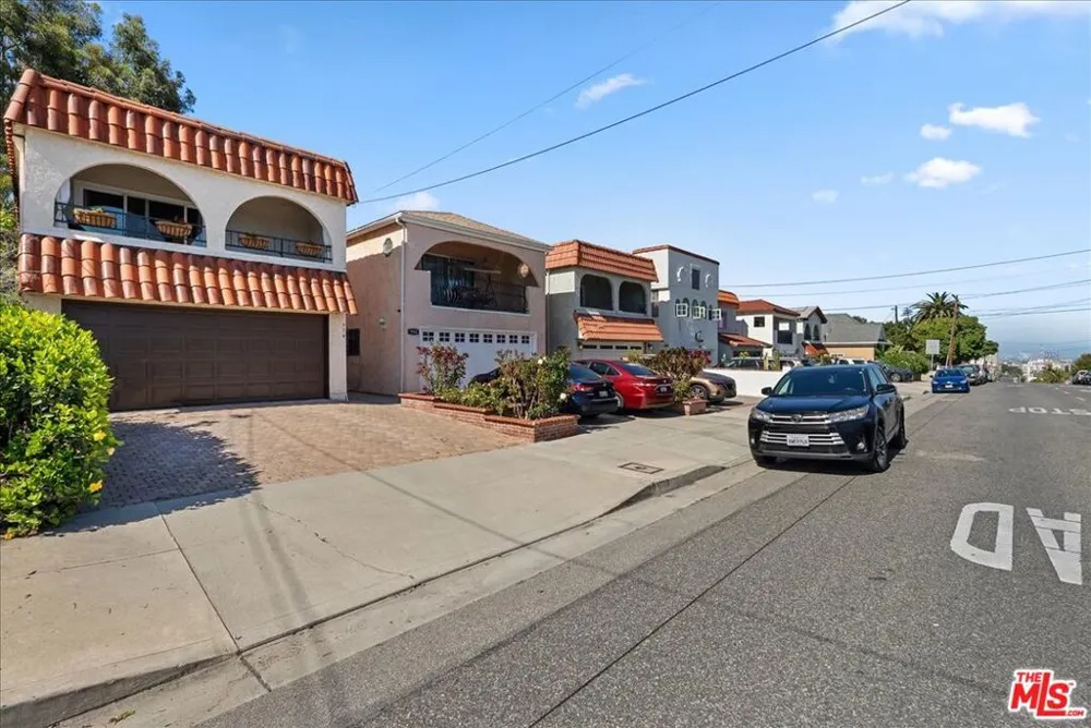 954 W 6th Street San Pedro, CA 90731
