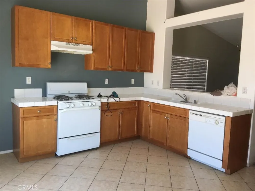 10965 Remington Adelanto, CA 92301