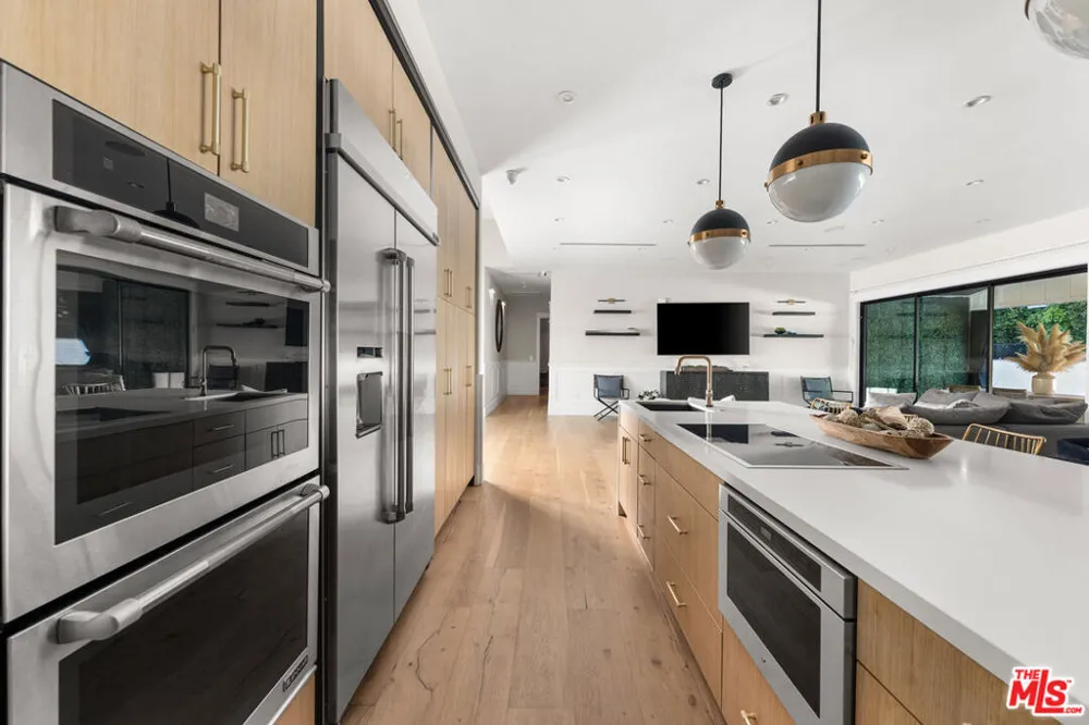 13339 Margate Street Van Nuys, CA 91401