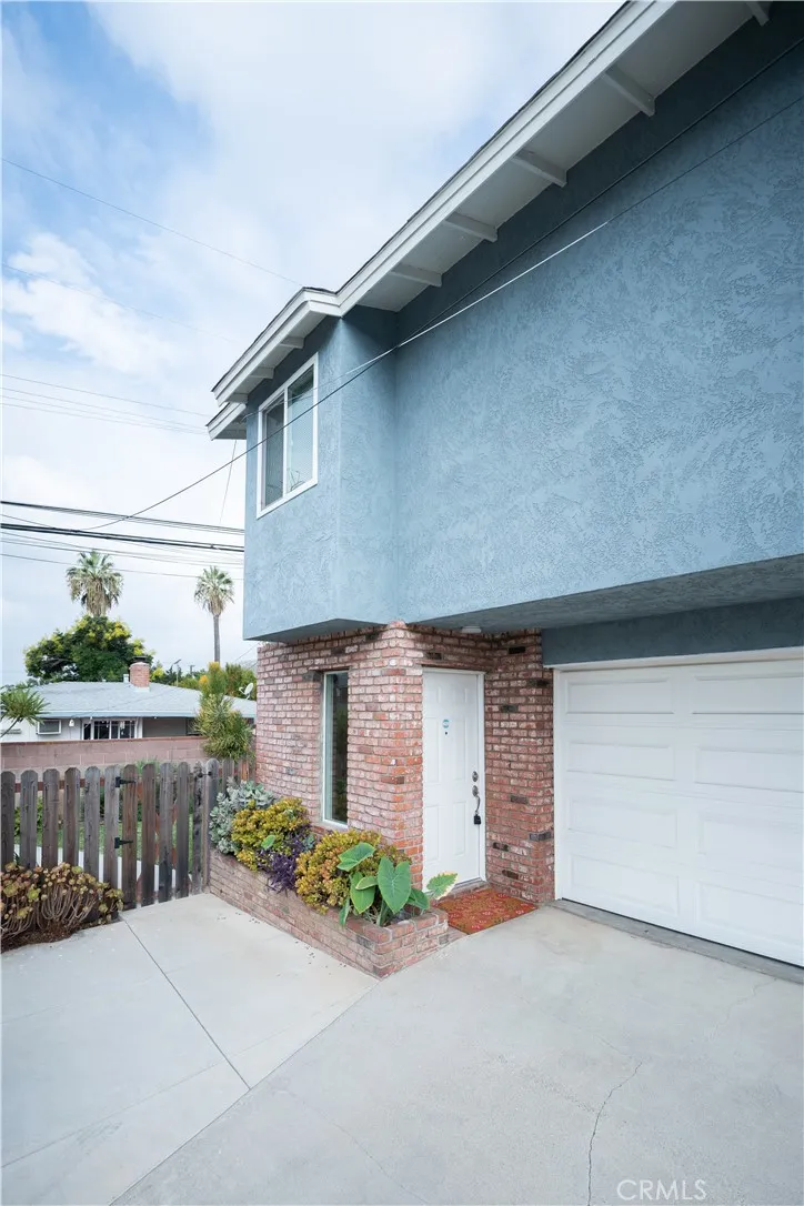 161 May Monrovia, CA 91016