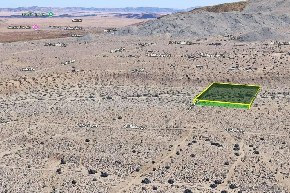 Carlyle DR Yucca Valley, CA 92284