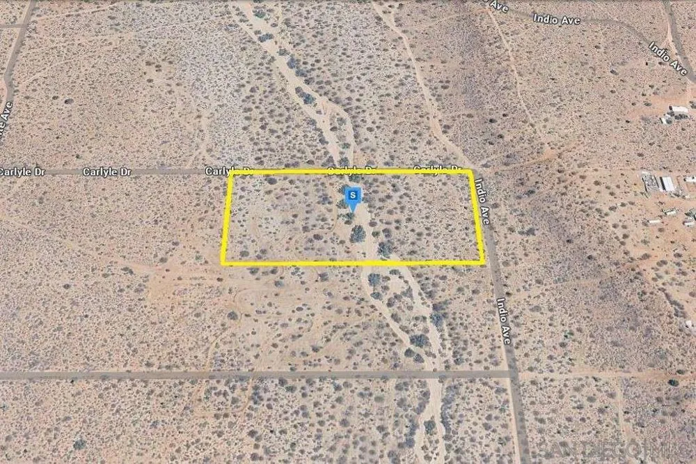 Carlyle DR Yucca Valley, CA 92284
