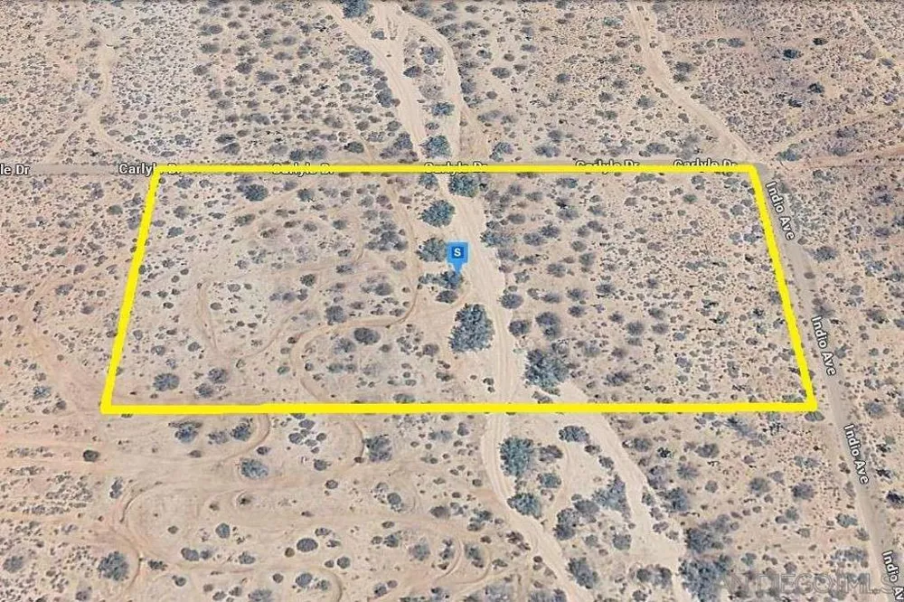 Carlyle DR Yucca Valley, CA 92284
