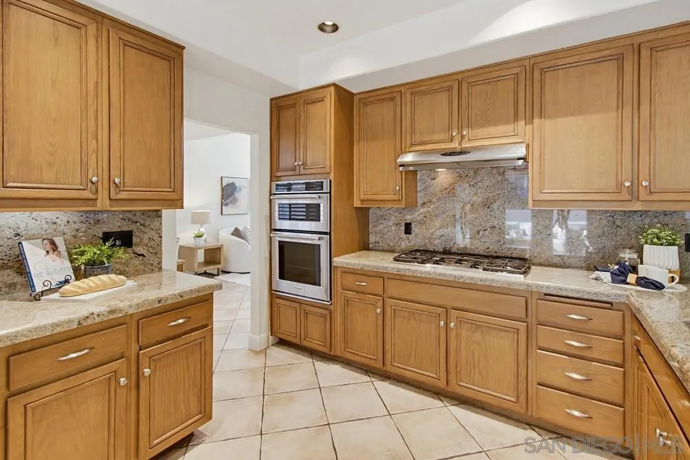 8995 Hampe Court San Diego, CA 92129