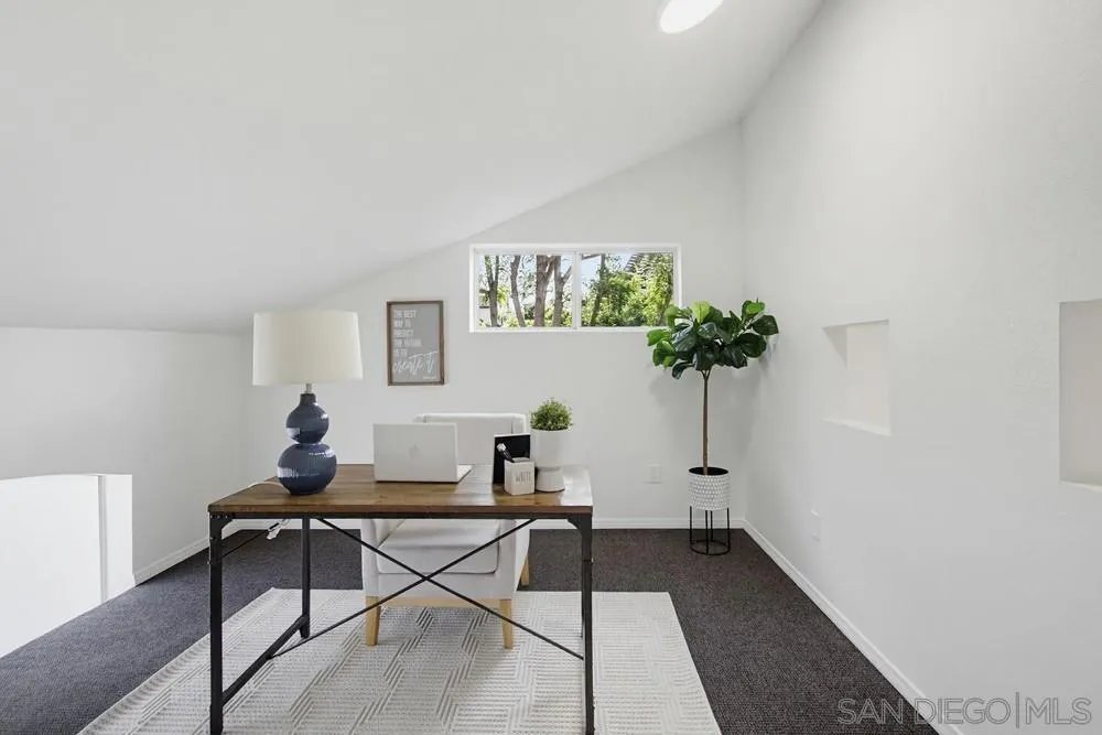 8995 Hampe Court San Diego, CA 92129