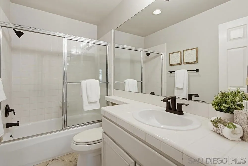 8995 Hampe Court San Diego, CA 92129