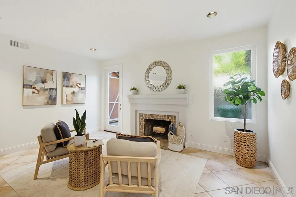 8995 Hampe Court San Diego, CA 92129