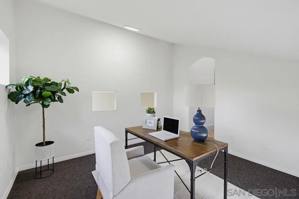 8995 Hampe Court San Diego, CA 92129