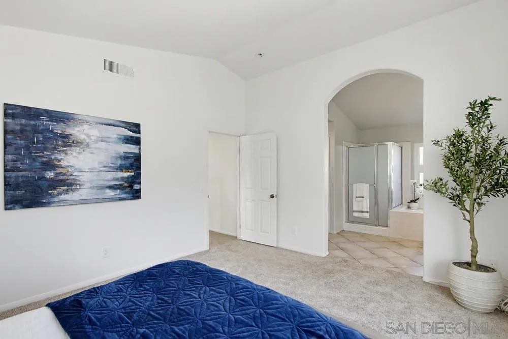 8995 Hampe Court San Diego, CA 92129