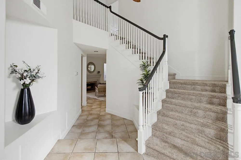 8995 Hampe Court San Diego, CA 92129