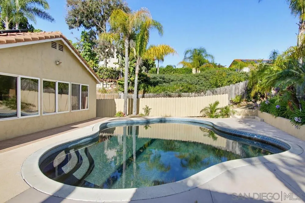8995 Hampe Court San Diego, CA 92129