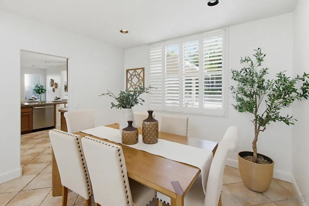 8995 Hampe Court San Diego, CA 92129
