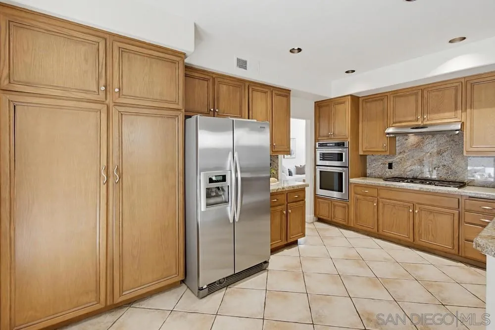 8995 Hampe Court San Diego, CA 92129