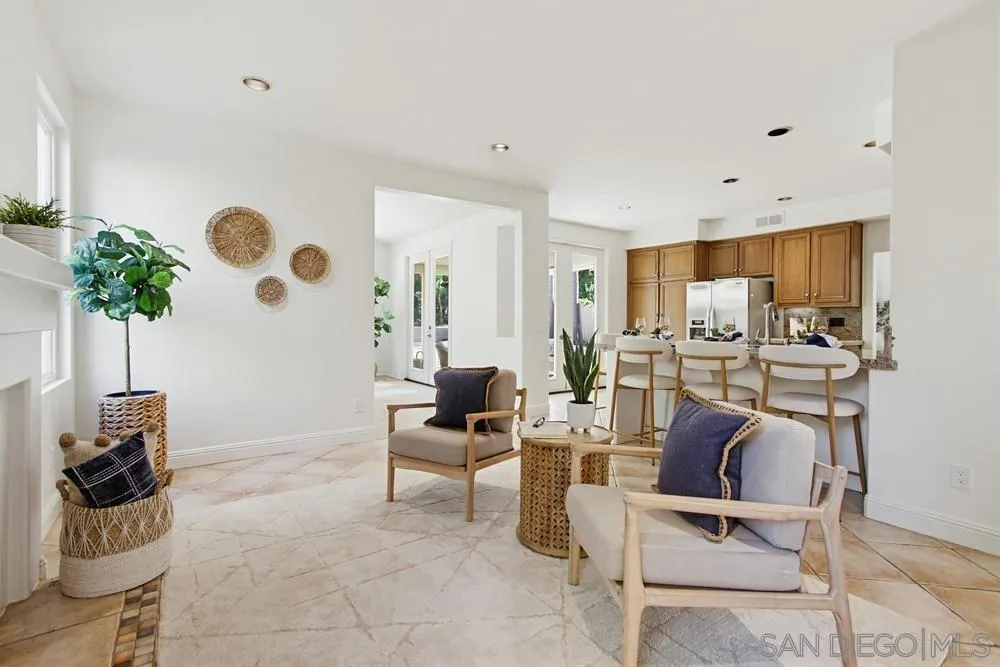 8995 Hampe Court San Diego, CA 92129