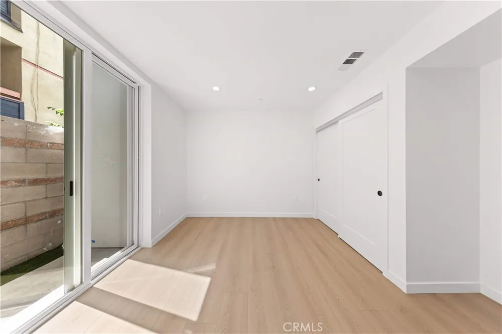 176 Catalina Avenue #104 Pasadena, CA 91106
