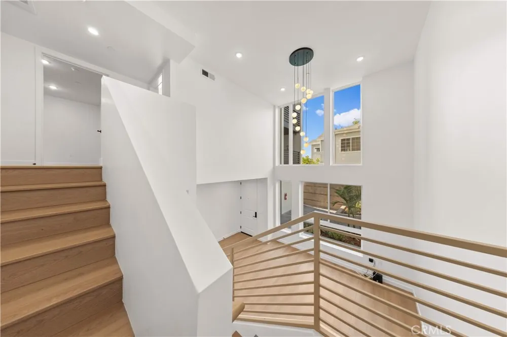 176 Catalina Avenue #104 Pasadena, CA 91106
