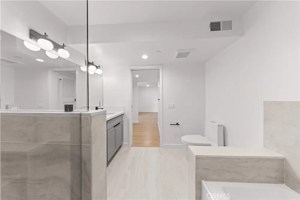 176 Catalina Avenue #104 Pasadena, CA 91106