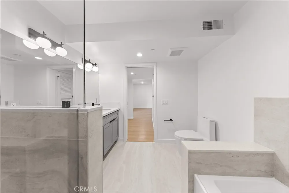 176 Catalina Avenue #104 Pasadena, CA 91106