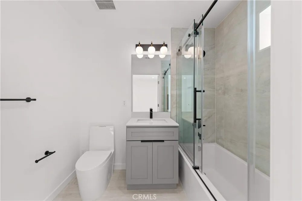 176 Catalina Avenue #104 Pasadena, CA 91106