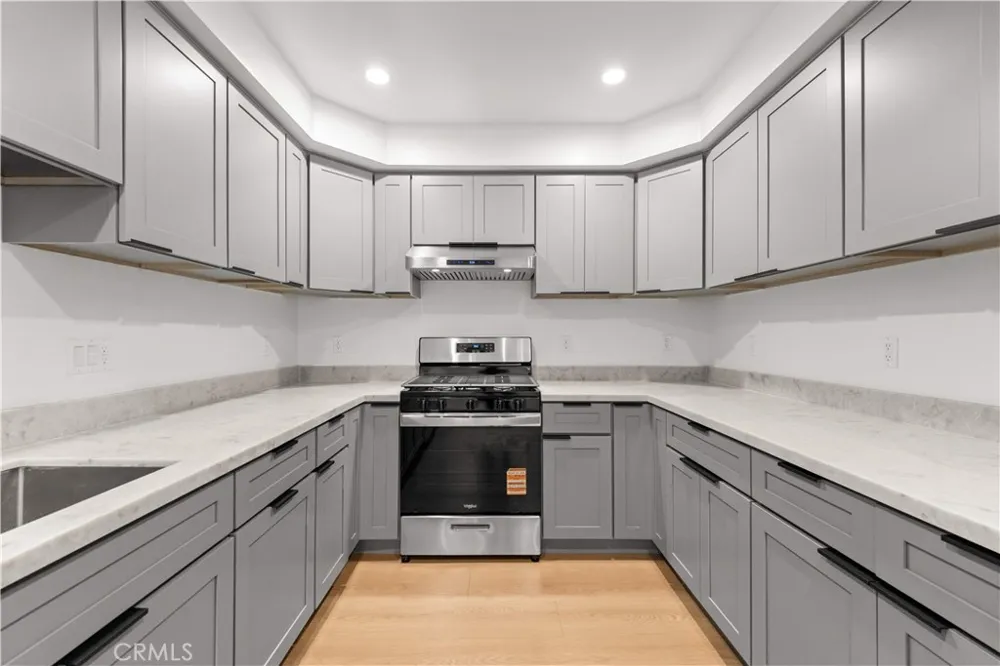 176 Catalina Avenue #104 Pasadena, CA 91106
