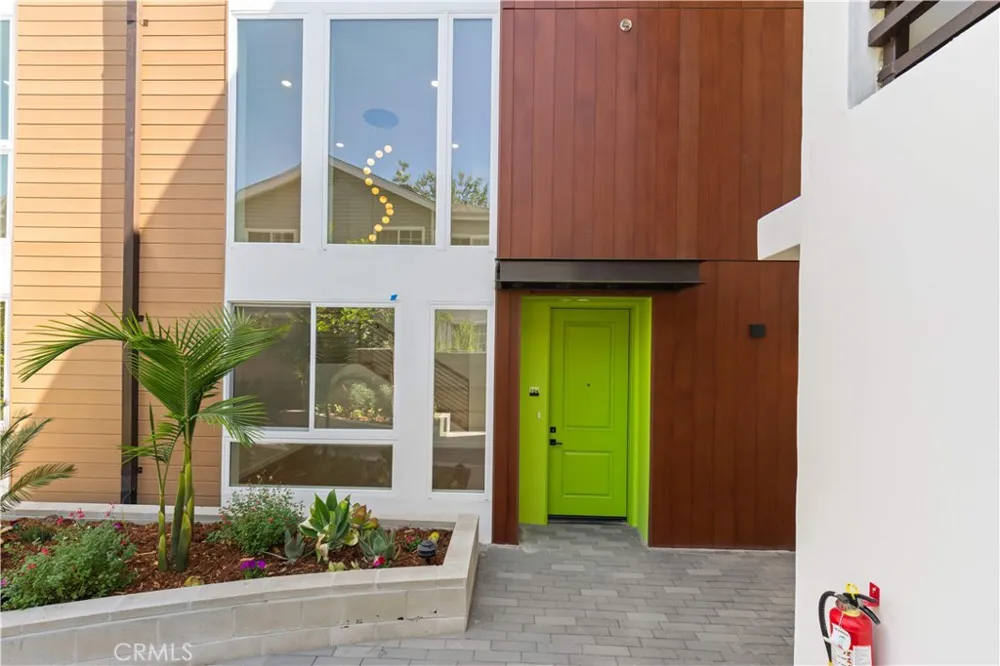 176 Catalina Avenue #104 Pasadena, CA 91106