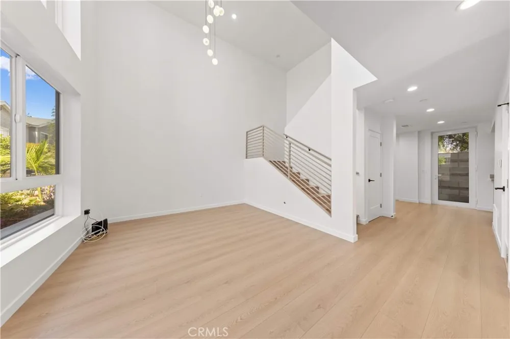 176 Catalina Avenue #104 Pasadena, CA 91106