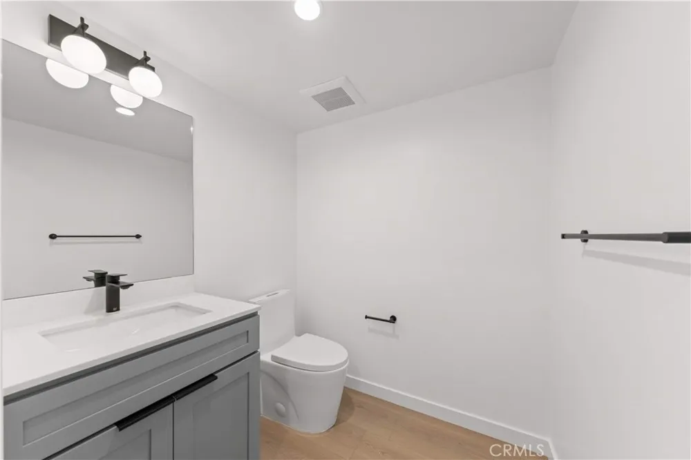 176 Catalina Avenue #104 Pasadena, CA 91106