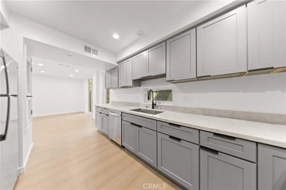 176 Catalina Avenue #104 Pasadena, CA 91106