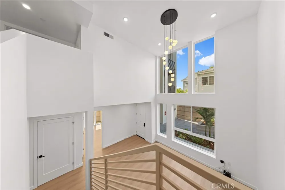 176 Catalina Avenue #104 Pasadena, CA 91106