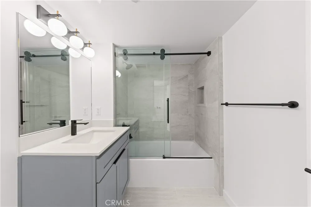 176 Catalina Avenue #104 Pasadena, CA 91106